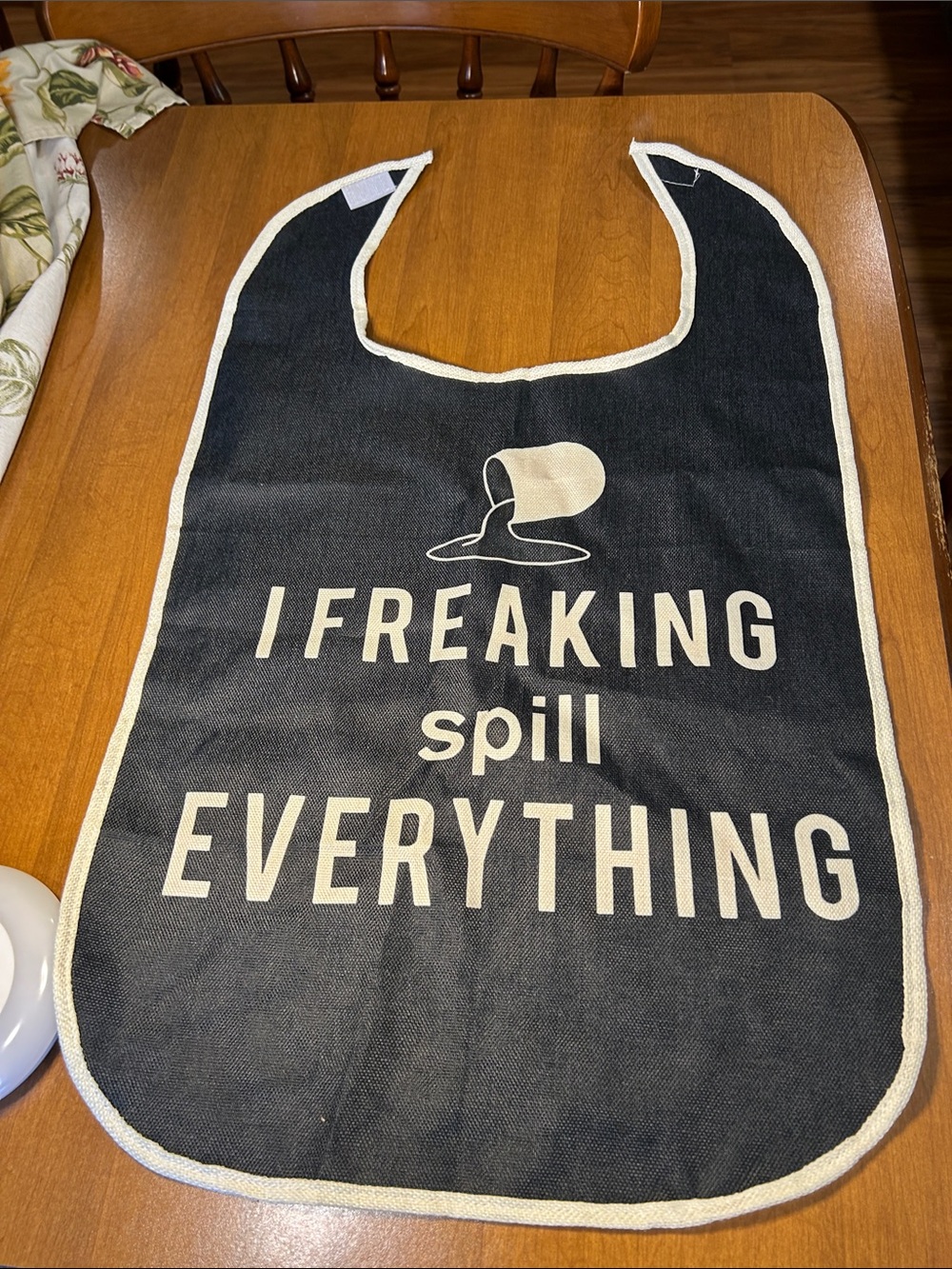 Funny Baby Bib "I FREAKING Spill EVERYTHING" - Black & Cream